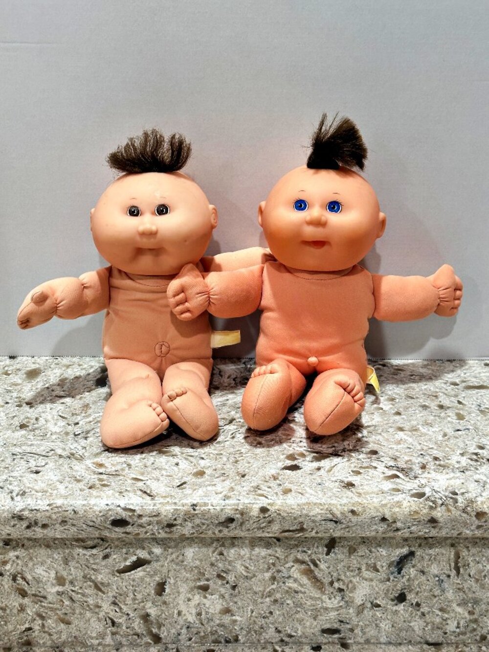 VTG Cabbage Patch Kids Mattel Lot 2 Dolls 12 Inch Tuft Hair Blue Brown Eyes 90s